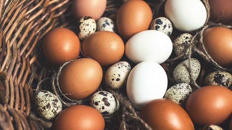 Quail and chicken eggs should be added to the diet of men to maintain potency. 